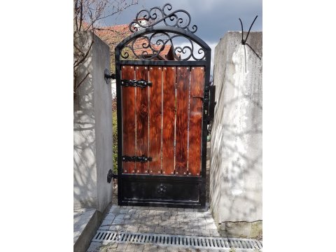 Brama kuta z drewnianym wypełnieniem BK0101