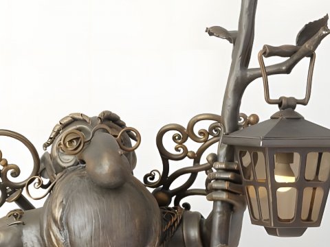 rzeźba metalowa lampa krasnal