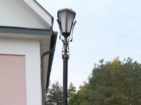 Ogrodowa lampa kuta