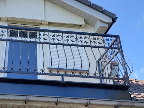 Kuta balustrada na balkon