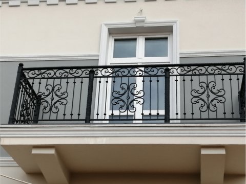 Balustrada balkonowa z metalu