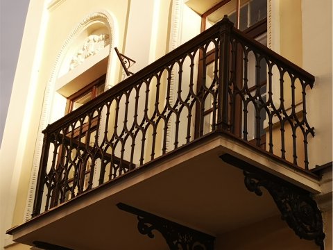 Balustrada kuta na balkon retro